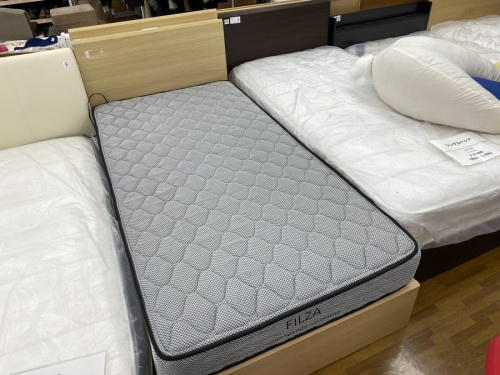 家具のソファ