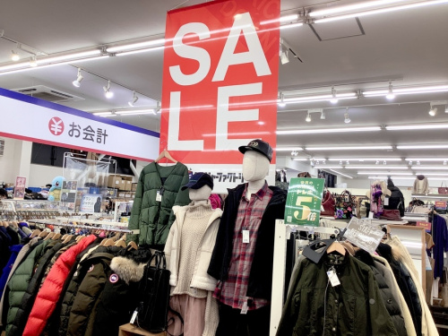 セールの冬物衣類