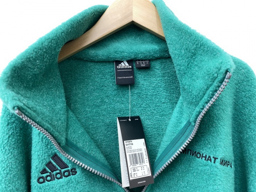 adidasのブランド古着