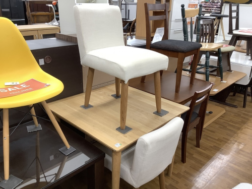 ダイニングセットのソファ