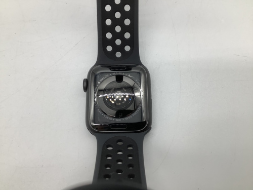 腕時計のデジタルウォッチ