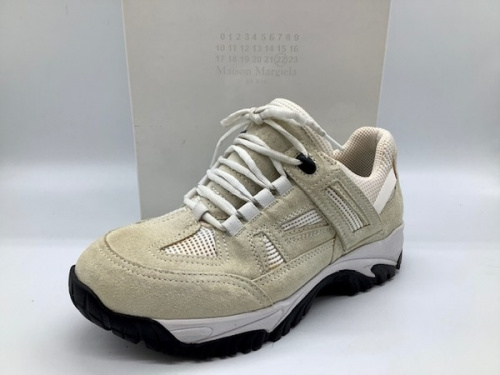 アディダスのナイキ