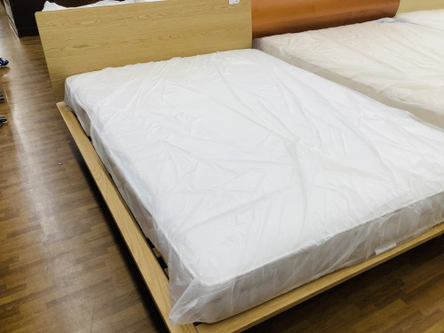 家具のベッド