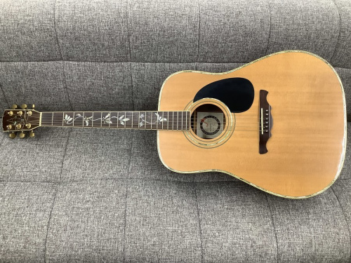 ギターのアコースティックギター