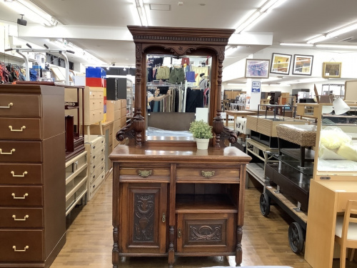 ドレッサーのアンティーク調