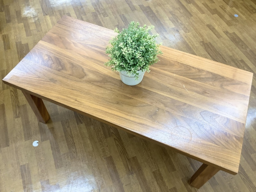 家具のダイニングテーブル