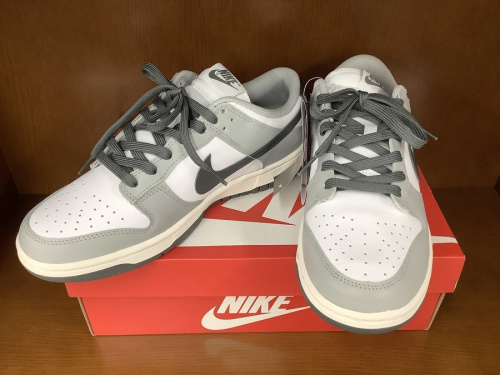 シューズのスニーカー