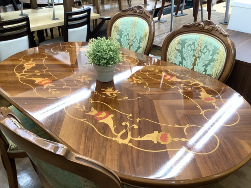 新入荷の家具