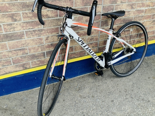 自転車のロードバイク