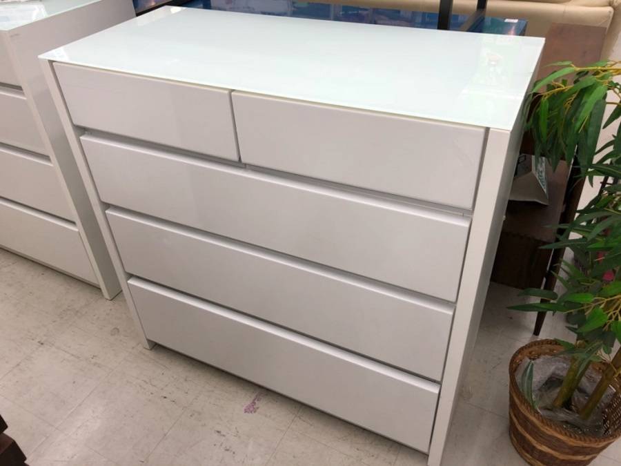 シギヤマ家具!!ガラス天板4段チェスト販売中!!【横浜鶴見店】｜2018年
