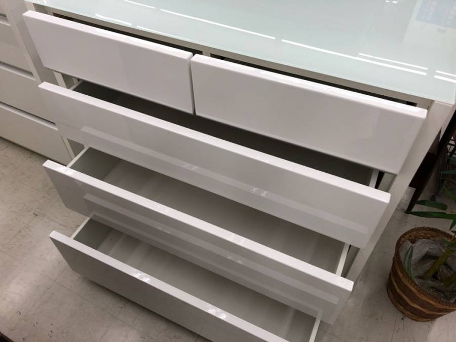 シギヤマ家具!!ガラス天板4段チェスト販売中!!【横浜鶴見店】｜2018年
