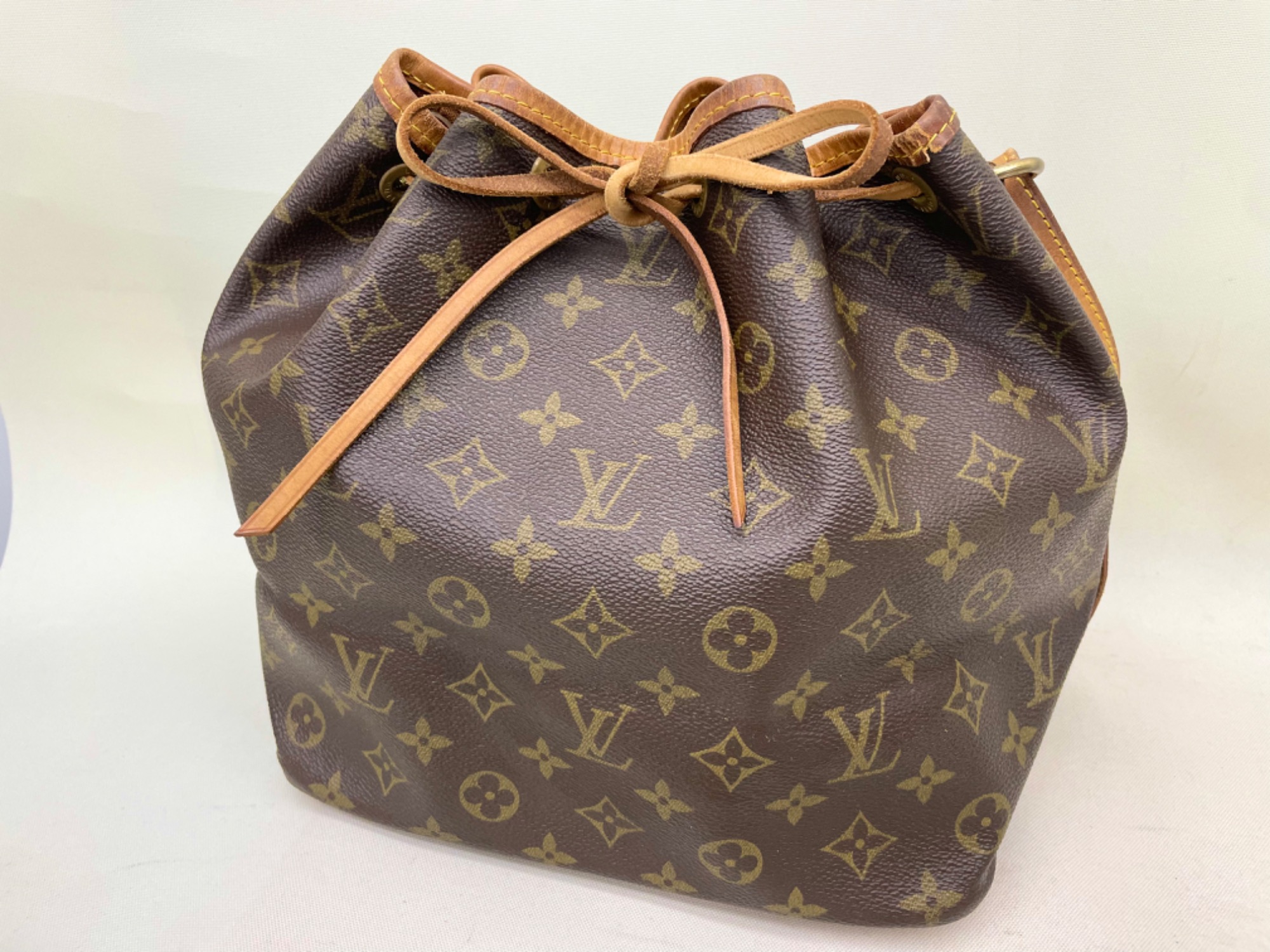 LOUIS VUITTON（ルイ・ヴィトン）のトートバッグ【M42226