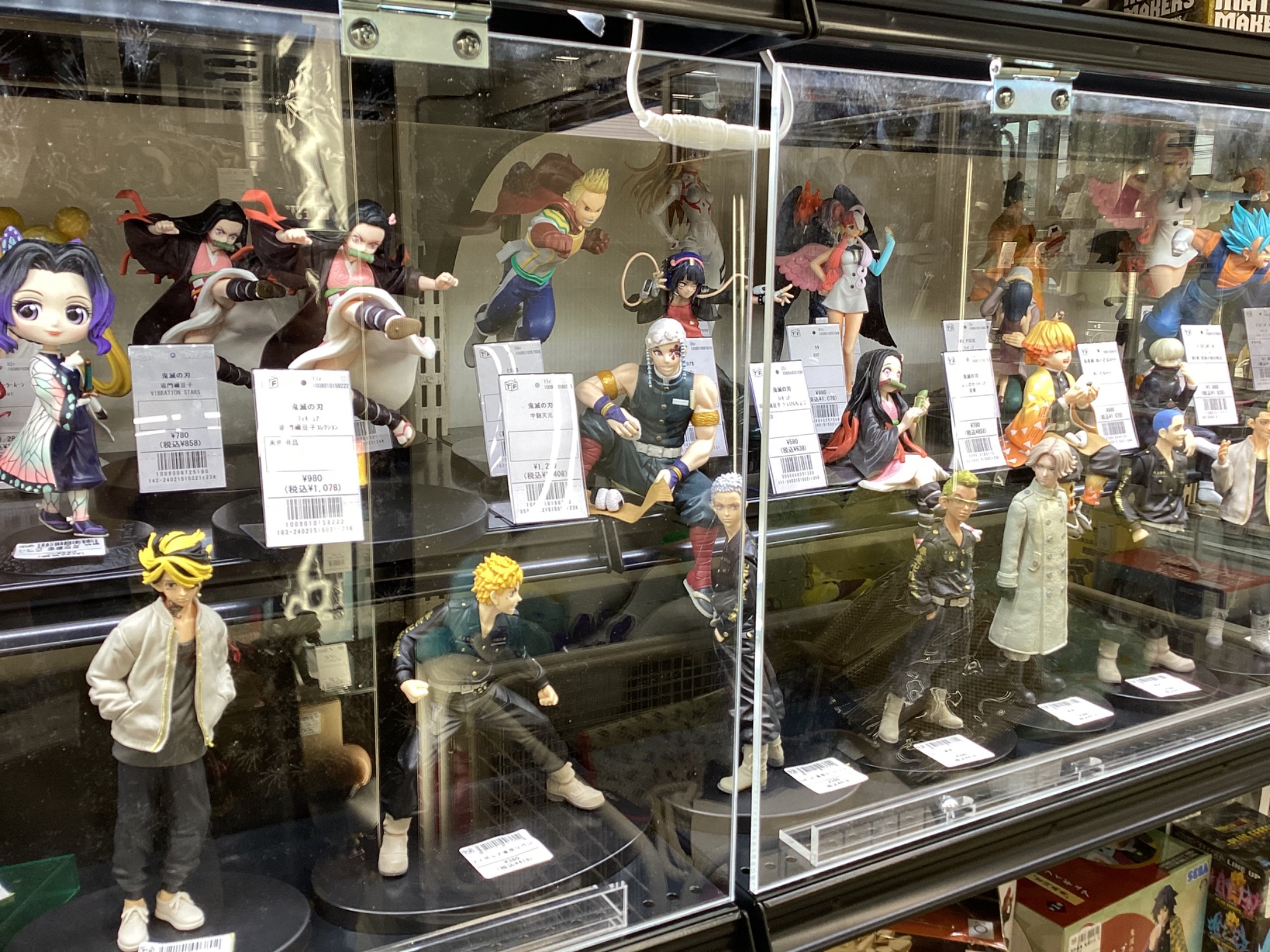 フィギュア・モデルカーなど幅広く展示中！】当店のホビー売場をご紹介