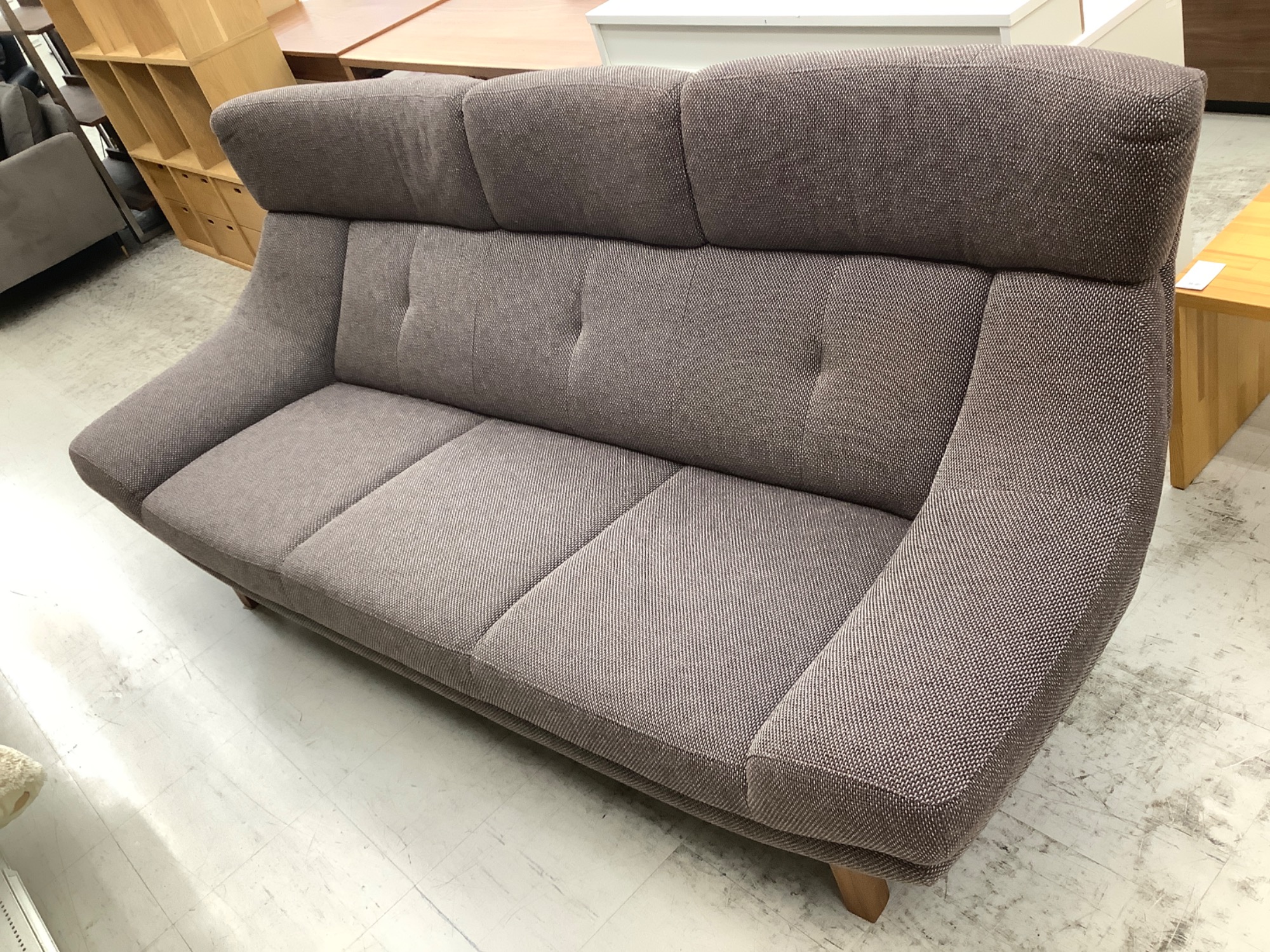 karimoku（カリモク）3人掛けソファー オットマン付 入荷しました