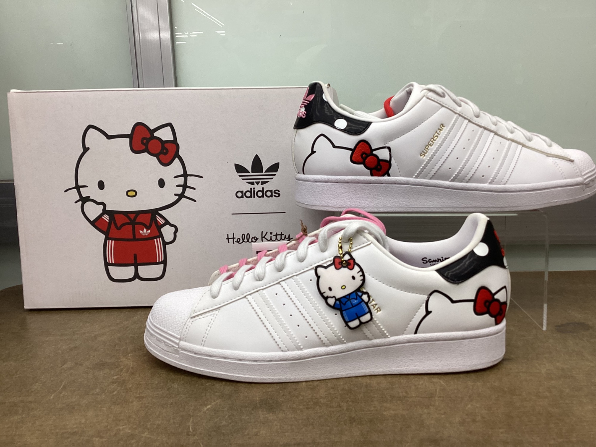 adidas SUPERSTAR Hello Kitty スニーカー adidas SUPERSTAR Hello Kitty スニーカー S115575775 人気