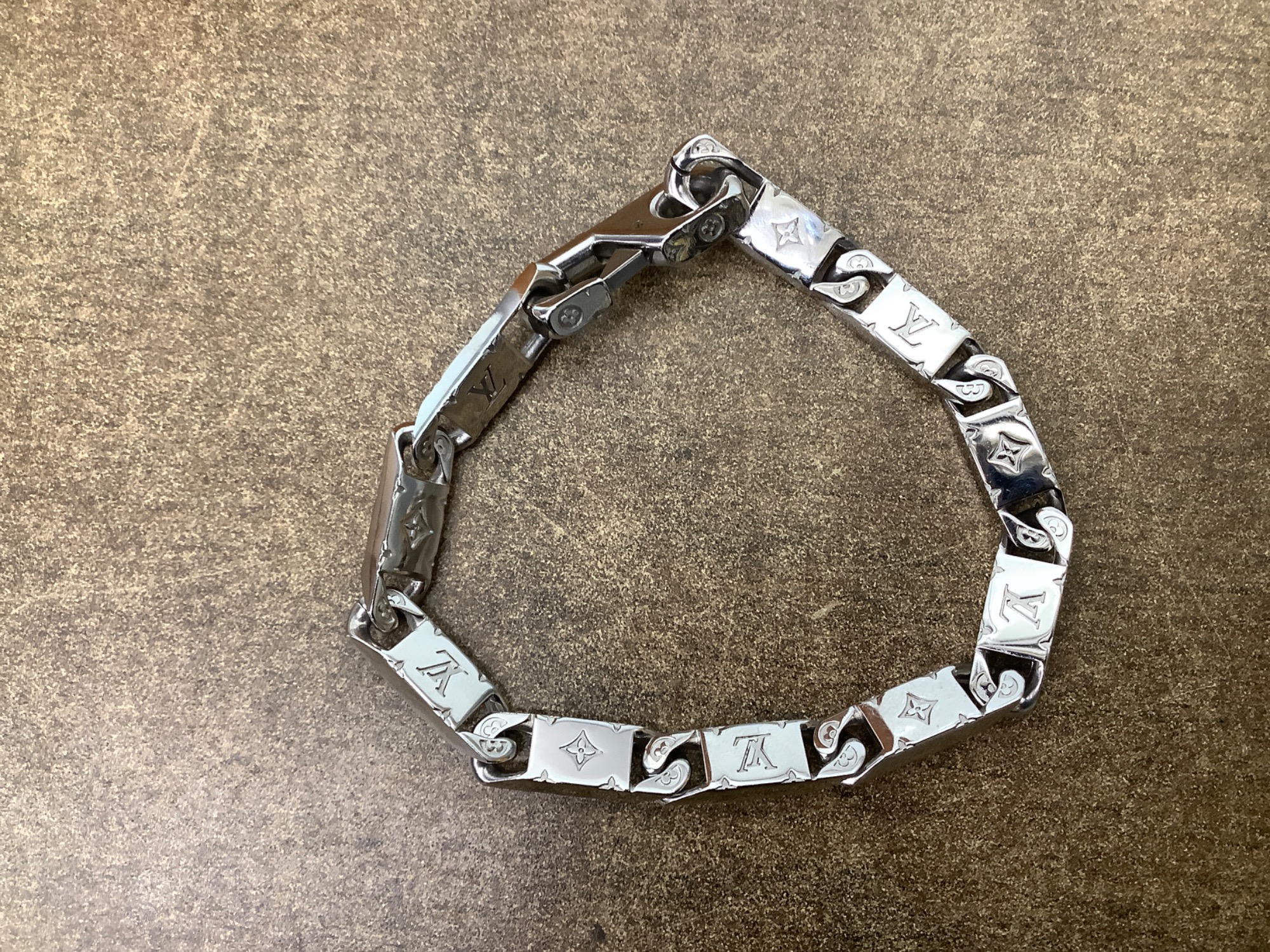 ＊入手困難＊【Louis Vuitton】ブレスレット タイドアップ LOUIS VUITTON タイドアップ ブレスレット モノグラム ブラスレ