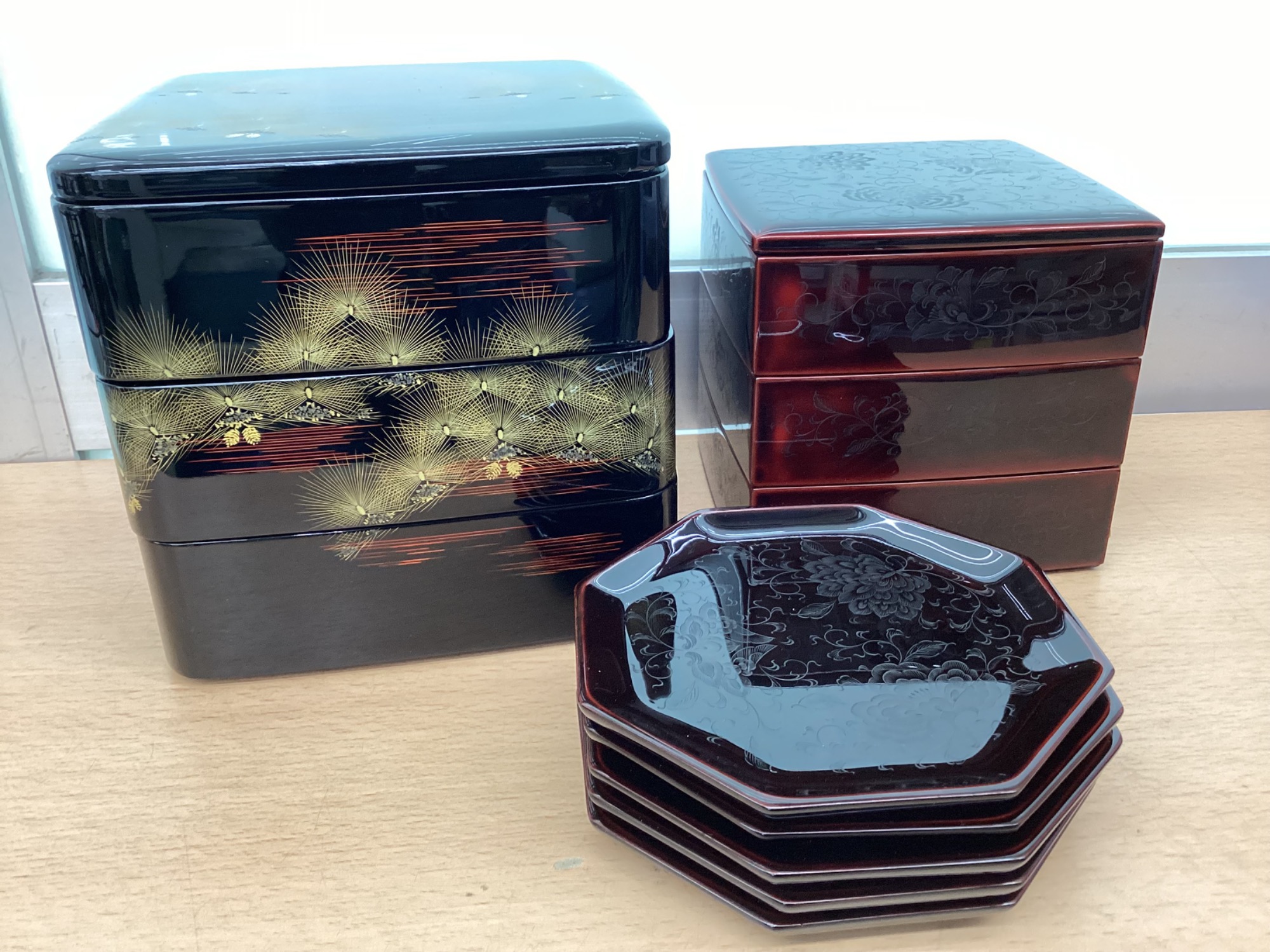 輪島塗り　重箱　再出品　破損等なし 輪島塗（わじまぬり）哲斎作の逸品を複数買取入荷しました！｜2025年02