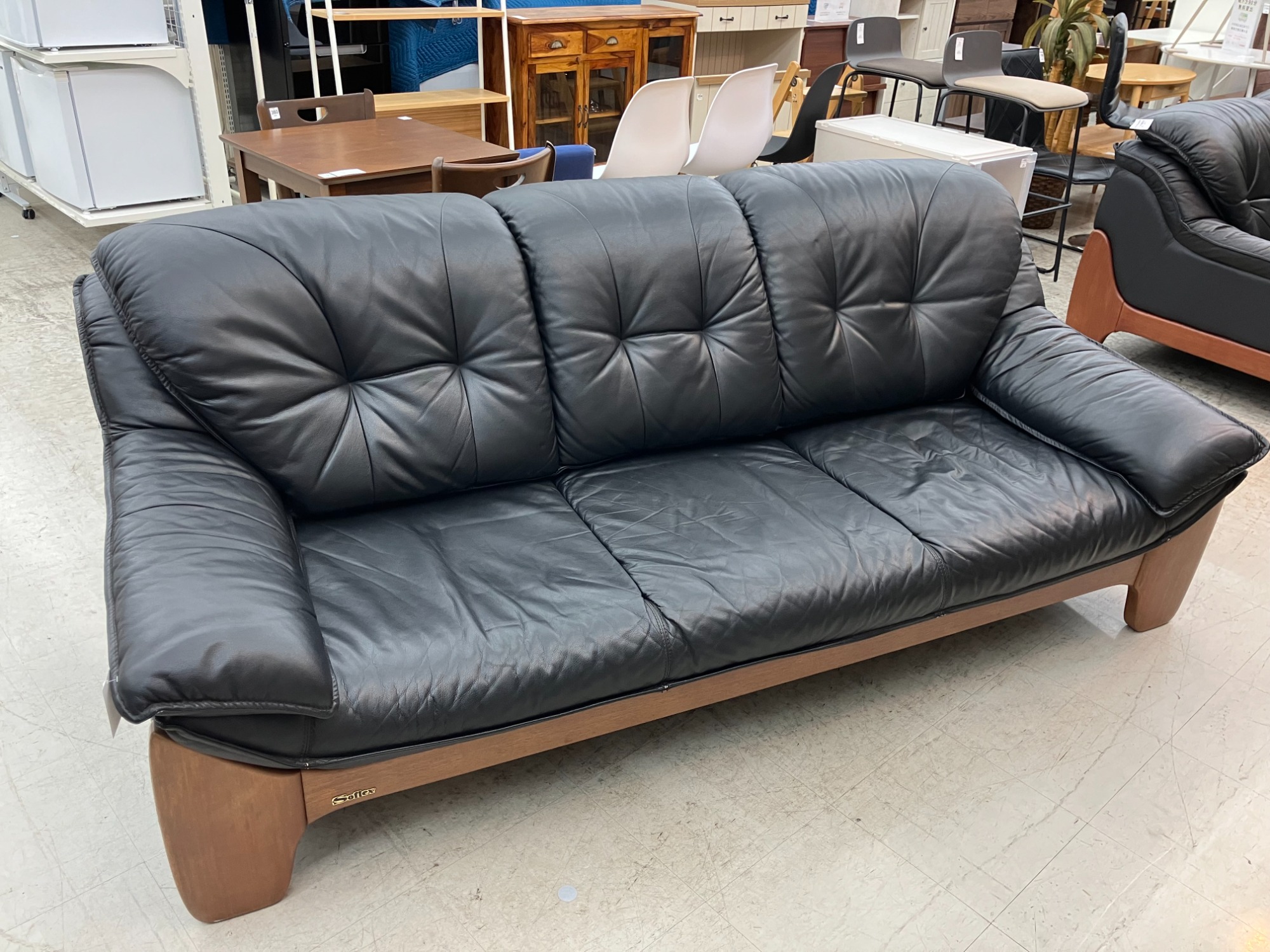 【トレファク鶴ヶ島店】3人掛けソファー 新入荷！ 家具販売強化中】Tabu Leather Work の 三人掛けレザーソファーをご