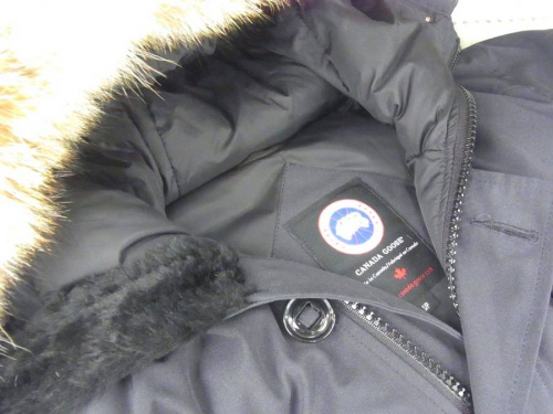 アウターのカナダグース（CANADA GOOSE）