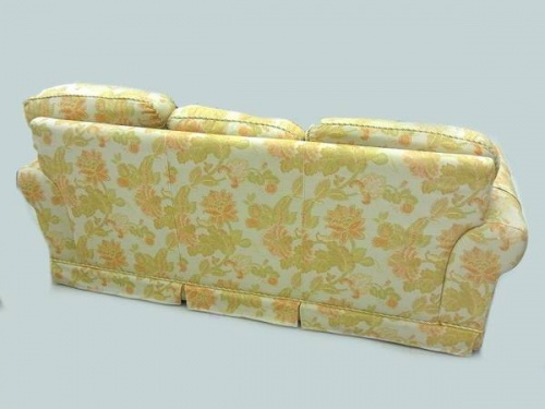 3人掛けソファーのアンティーク調