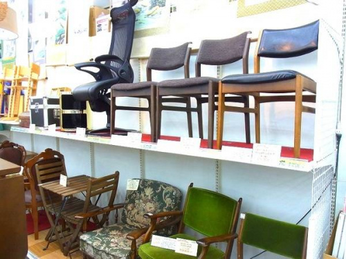 イスのカリモク60