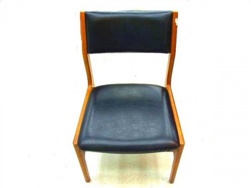 カリモク60の鶴見