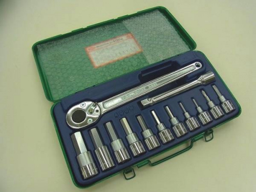 ソケットレンチの鶴見