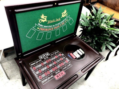 家具のカジノテーブル