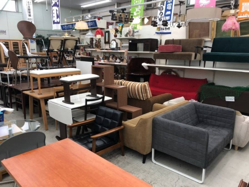 ウニコの横浜　中古家具