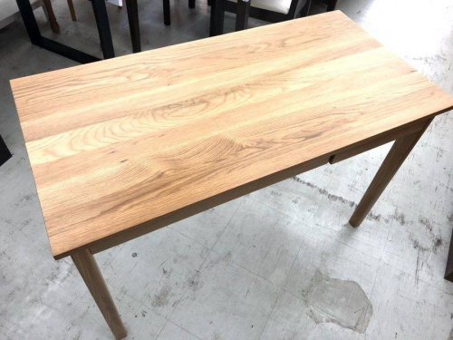 家具の無垢材デスク