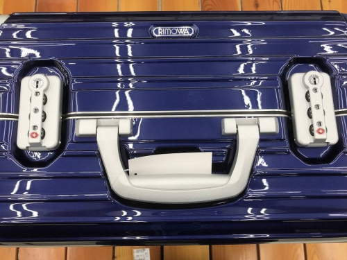 中古キャリーバッグの旅行