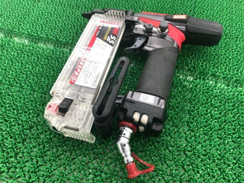 電動工具の高圧釘打機