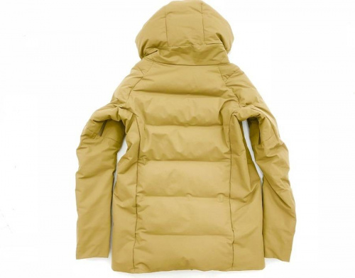 人気メンズアウター特集のデサント