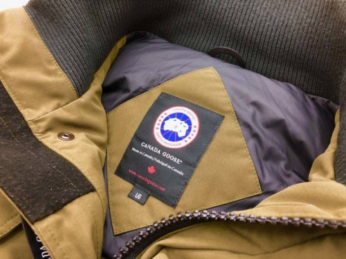 トップスのジャケット