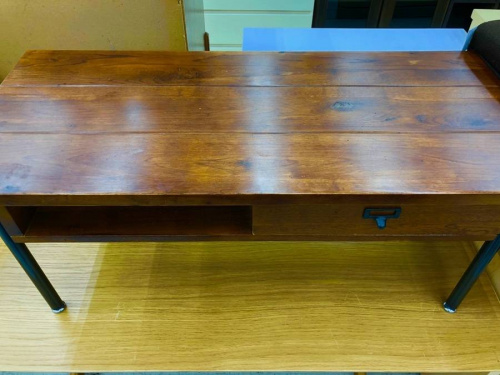 テーブルのカフェテーブル