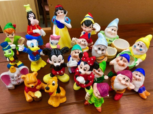 陶器フィギュアセットのディズニー