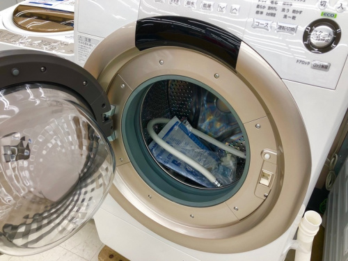 家事家電のドラム式洗濯乾燥機