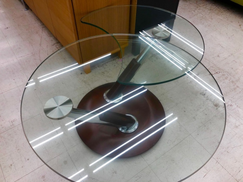 生活家具のガラステーブル