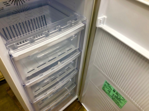キッチン家電の1ドア冷凍庫