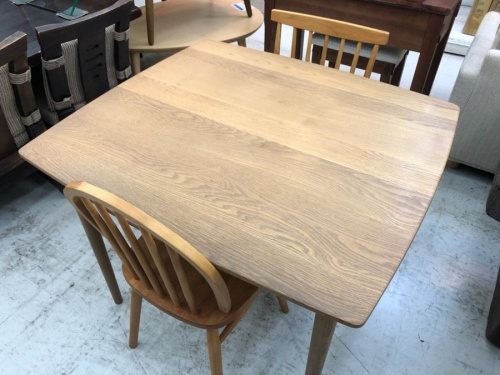 生活家具のダイニングセット