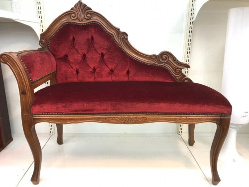 生活家具のソファ