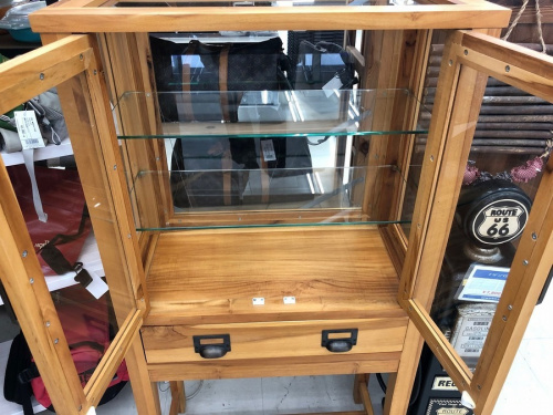 キャビネットの川崎　青葉　世田谷　鶴見　横浜   　中古　家具