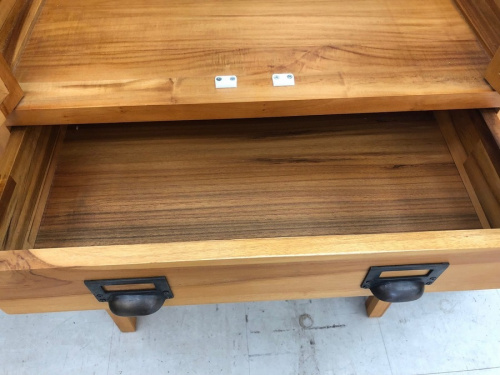 川崎　青葉　世田谷　鶴見　横浜   　中古　家具の川崎　青葉　世田谷　鶴見　横浜   　中古　コレクションケース　買取