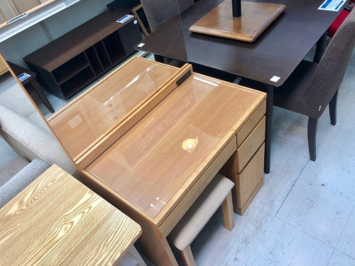 生活家具のドレッサー