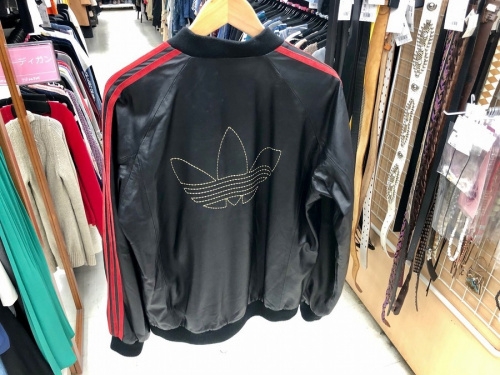 adidasの川崎　青葉　世田谷　鶴見　横浜   ジャケット　家具
