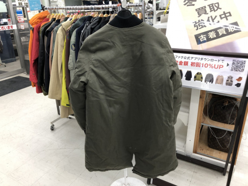 谷　鶴見　横浜   ダウンジャケット　家具の横浜川川崎　青葉　世田崎洋服中古情報