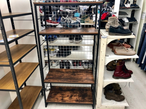 生活家具のオープンシェルフ