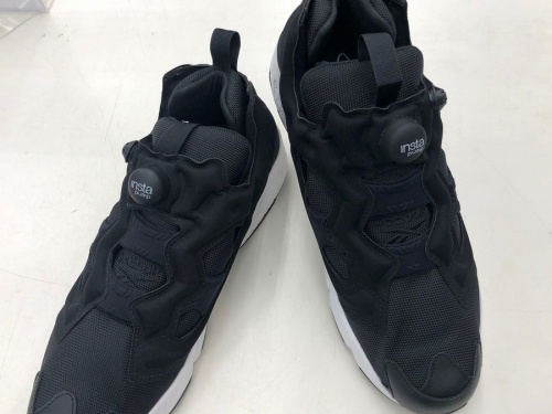 メンズファッションのREEBOK