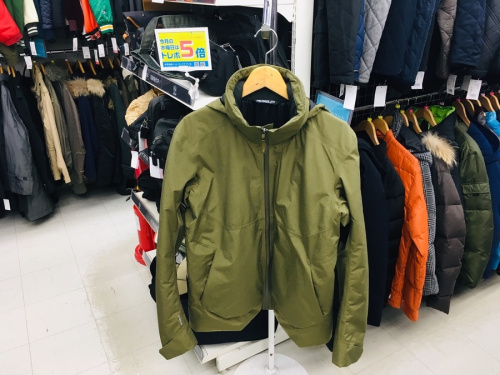 トップスのジャケット