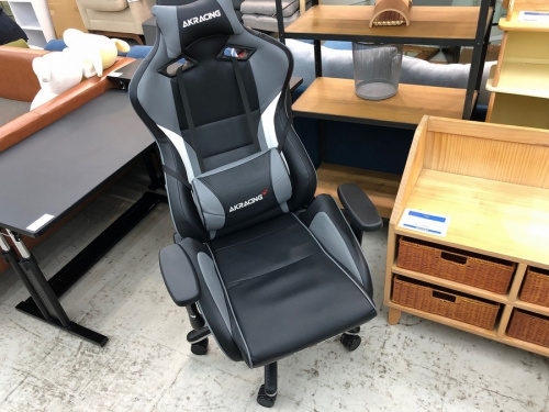 チェアのAKRACING